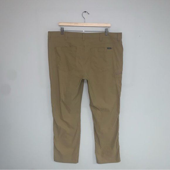 Eddie Bauer Pants Men's Size‎ 40x30 Khaki Tan Rainier Water-Repellent Hiking - Picture 6 of 10